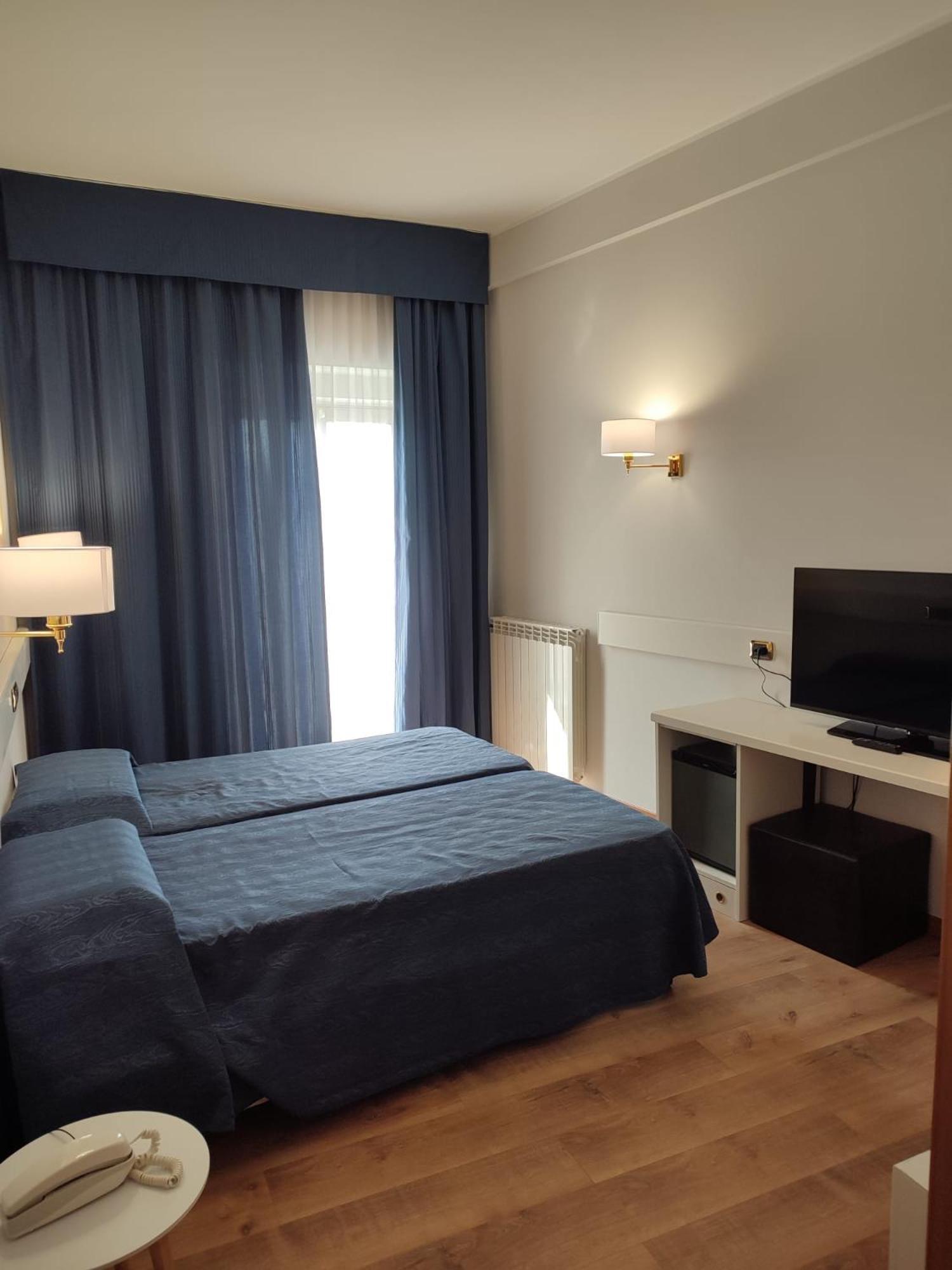 Eurohotel Пьяченца Экстерьер фото
